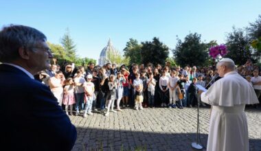 Pope to Vatican communicators: 'Our prayer makes the difference'