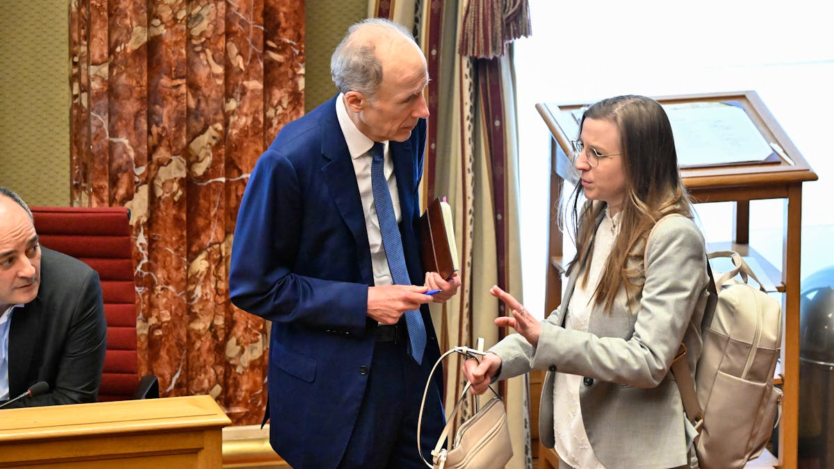 Gérard Schockmel critique le féminisme et provoque une controverse au Luxembourg