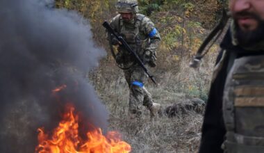 Zelensky à Macron: l’Ukraine veut plus de défenses aériennes