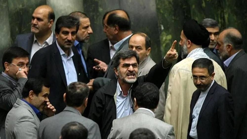 MP Mehdi Kouchakzadeh confronts Parliament Speaker Mohammad Bagher Ghalibaf during a heated public session of the regime’s Majlis