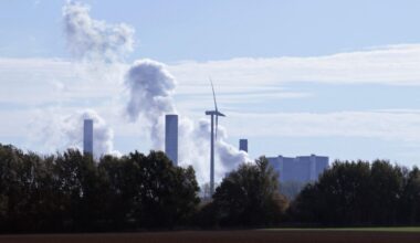 Big Oil isn’t part of the clean energy push, despite its claims, study shows | NEWS