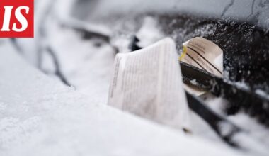 Liikennekäytöstä poistettu auto voi tulla kalliiksi pysäköitynä