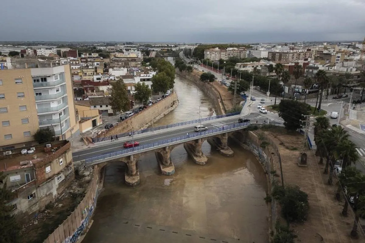 Dana Alice, en directo: última hora de las lluvias en España | La Aemet activa el aviso rojo por lluvias de 100 litros en una hora en el litoral sur de Valencia