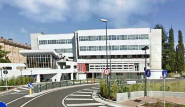 Partorita in casa, neonata è in fin di vita dopo un malore