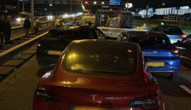 Lange file A2 bij knooppunt Empel na groot ongeluk