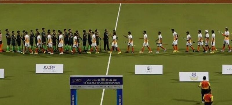 India-Pakistan junior hockey match sets sportsmanship example amid cricket tensions