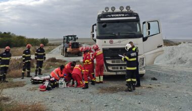 Accident rutier urmat de incendiu, cu o victimă inconștientă, în localitatea constănțeană Satu Nou - Știri Constanța - Radio Constanța