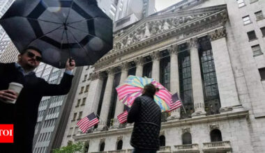 Wall Street week ahead! US markets eyes volatility: Tesla, Netflix earnings & delayed CPI report in focus
