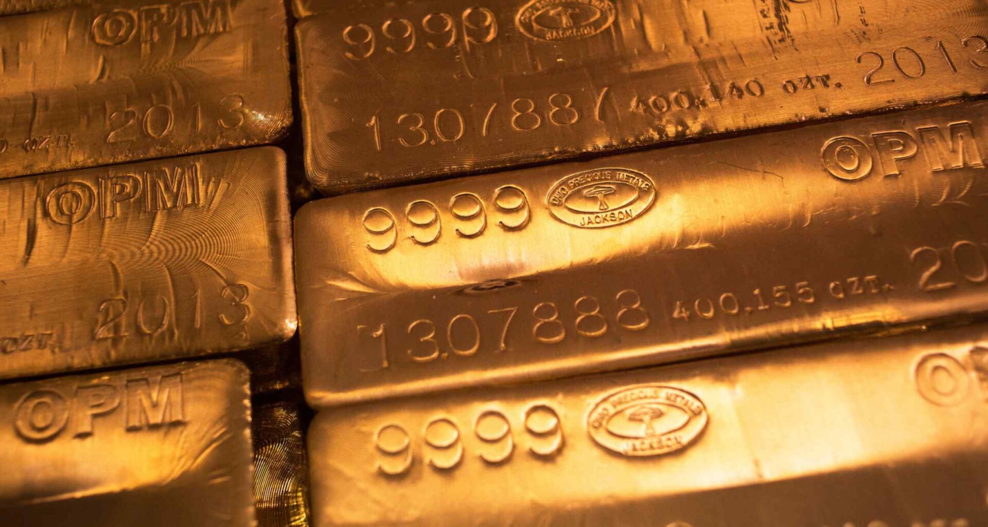 Gold falls after rally, on track for biggest daily drop since 2020