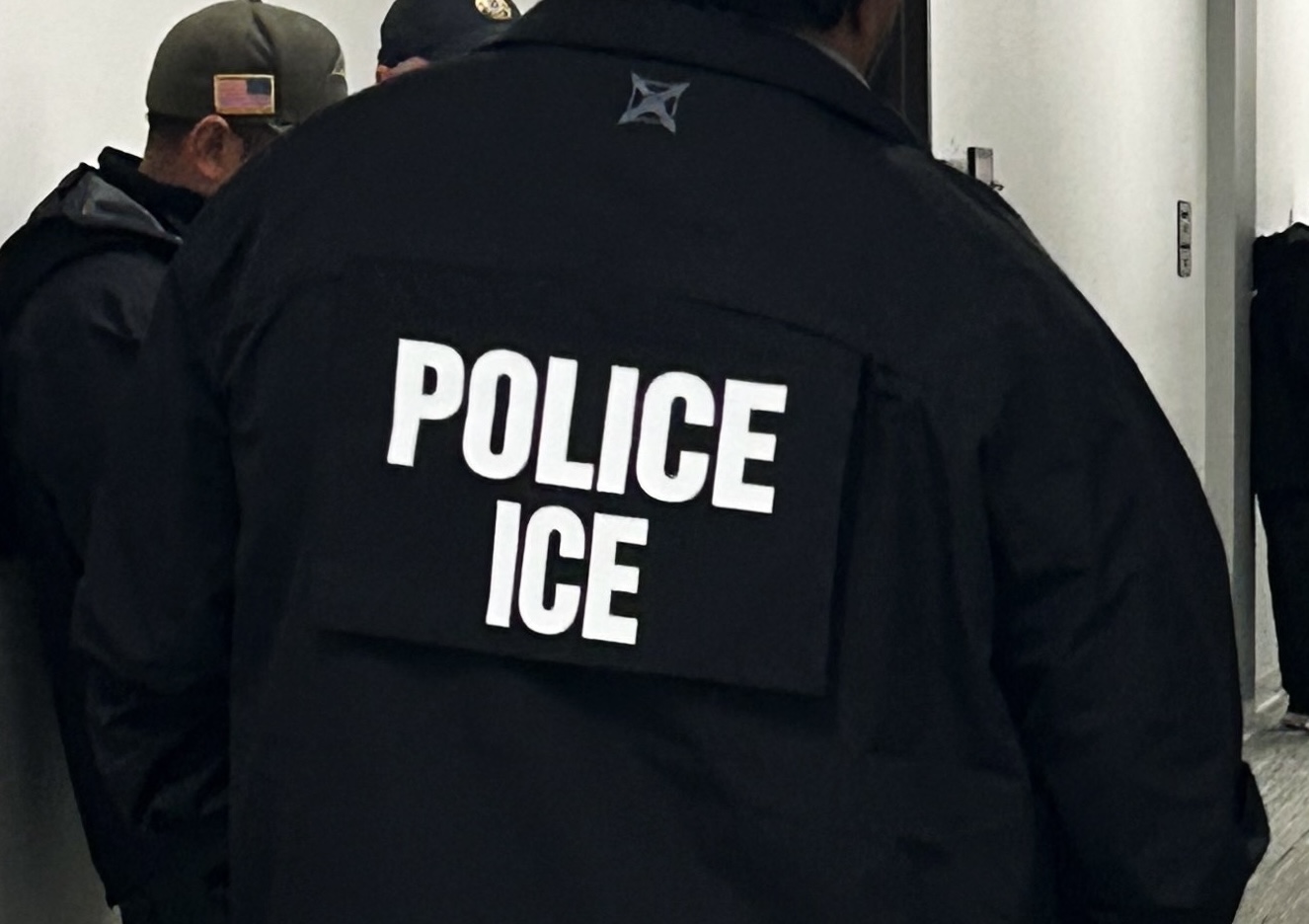 Supervisors advance immigration enforcement limits