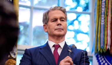 Trump administration slaps sanctions on Russia's two biggest oil companies over Ukraine war