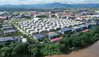 En Birmanie, plus de 600 personnes fuient un centre d’arnaques en ligne vers la Thaïlande après un raid militaire