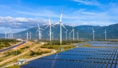 France pledges $550 million to support Vietnam’s energy transition