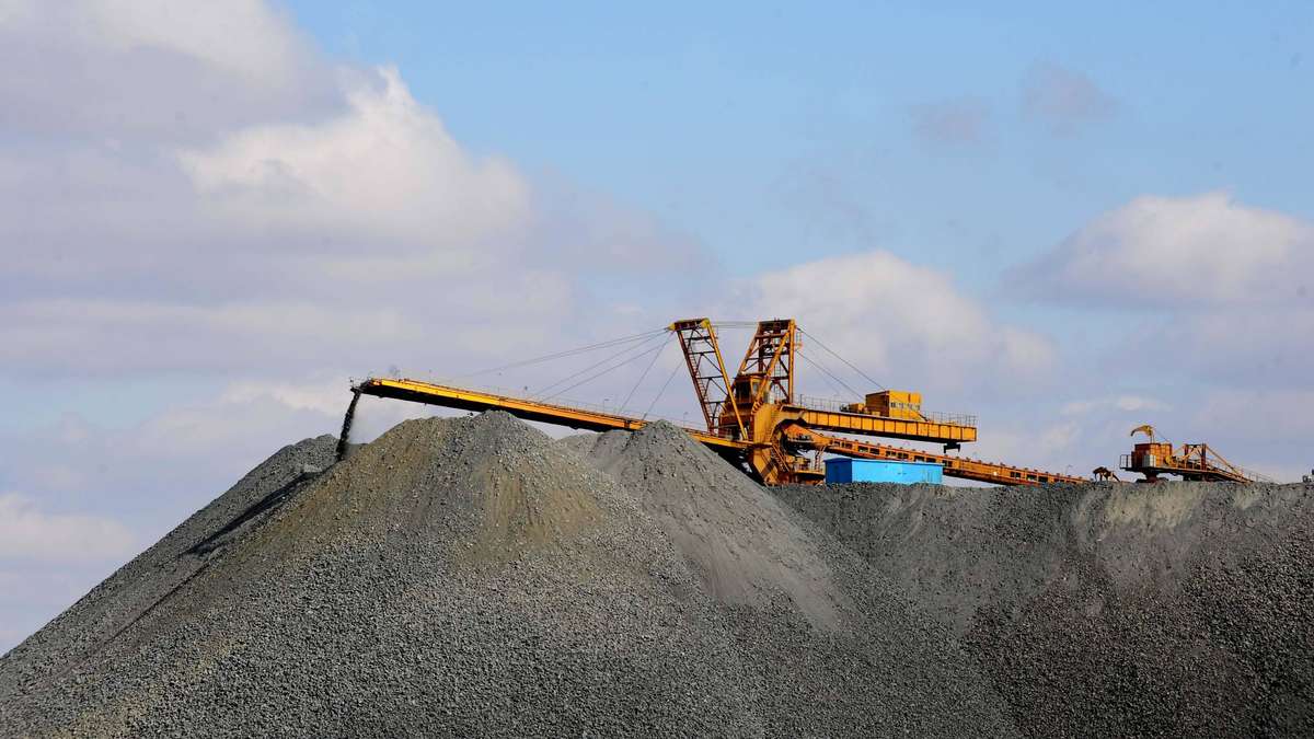 Chinas Rohstoff-Bremse trifft auch Deutschland