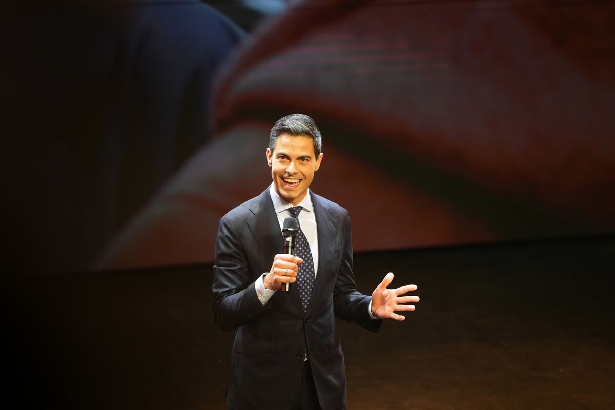 Dutch Set for Youngest Premier After Pro-EU Leader Wins Election