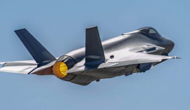Marschflugkörper Ragnarök von Kratos am autonomen Kampfjet XQ-58 Valkyrie.