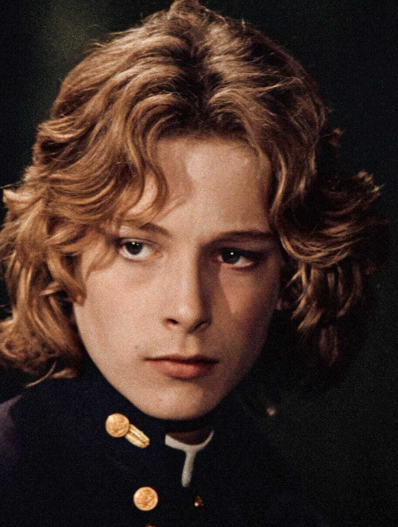 Umrl je najlepši deček na svetu