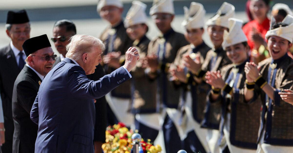 Trump, 79, Ripped for ‘Dancing Like a Clown’ as Americans Go Hungry