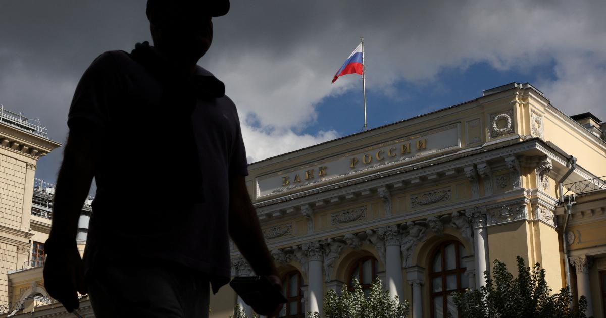 The Cracks in Russia’s War Economy