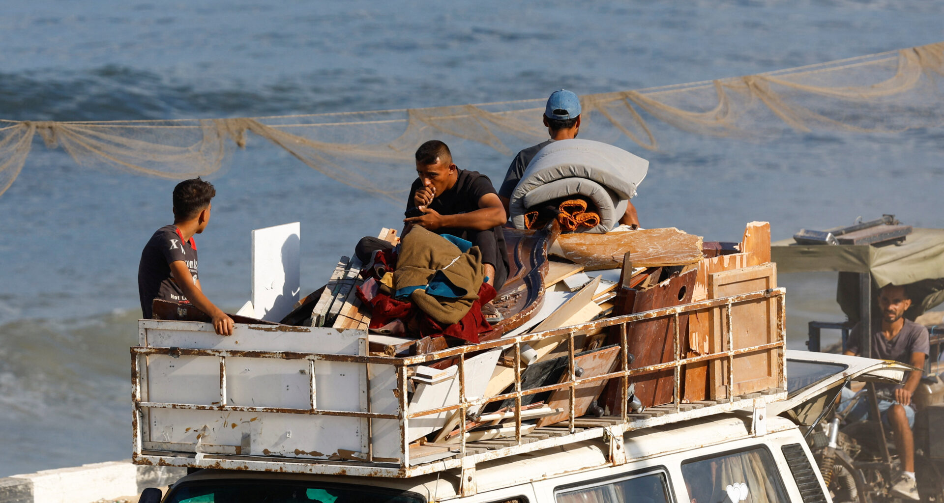 cover Israel ramps up Gaza City offensive as Hamas weighs Trump plan