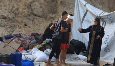 Israeli air strikes hit Gaza despite Trump’s ‘stop bombing’ demand | Gaza News