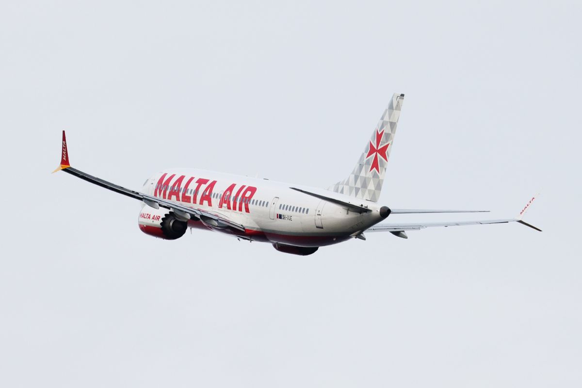 Pisa–Glasgow Malta Air flight lands in Manchester just minutes before fuel ran out