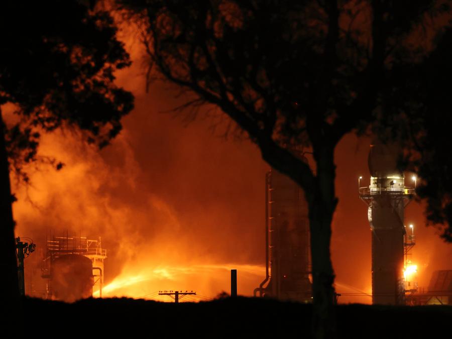 Fire contained at Chevron refinery in Los Angeles, investigation underway-Xinhua