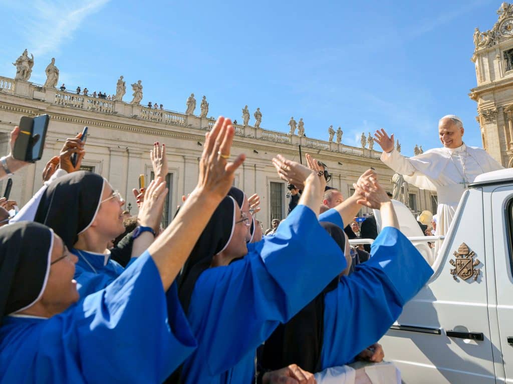 Consecrated life shows beauty of authentic love, trust in God, pope says