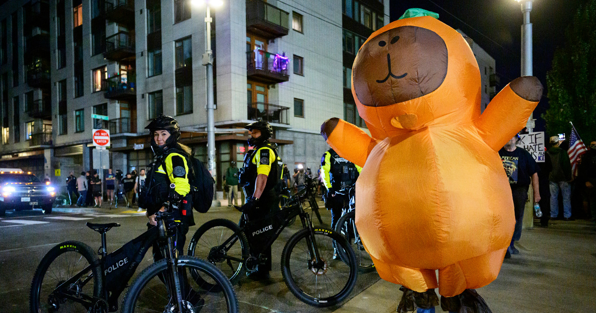 What anti-Trump protests can learn from Portland's tactics