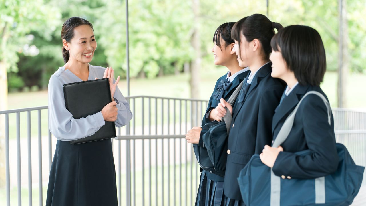 Japan’s Teachers Work Longest Hours in OECD