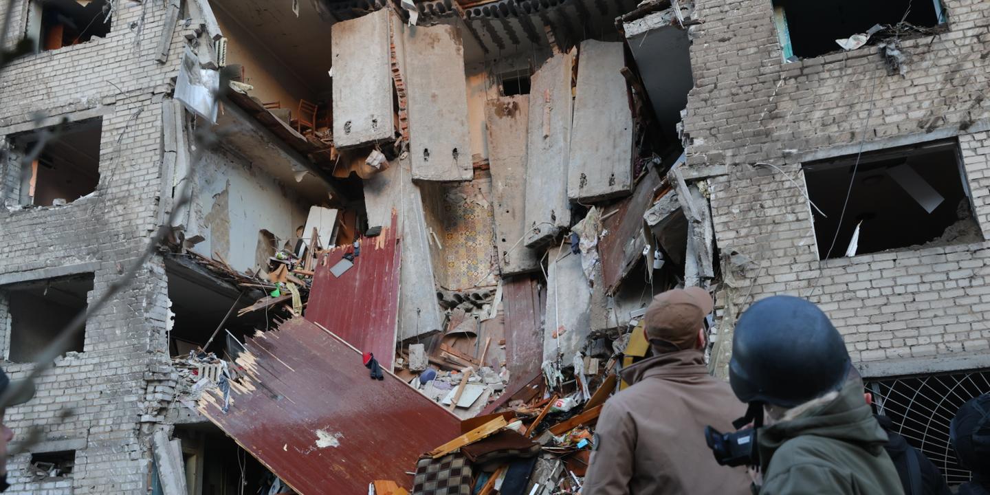 un mort et plusieurs blessés lors de bombardements russes dans les oblasts de Zaporijia et Kiev, selon les autorités locales