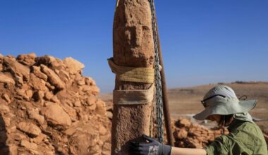 Discovery of 11,000-year-old carved face in Turkey offers new insight into early human expression - The Art Newspaper