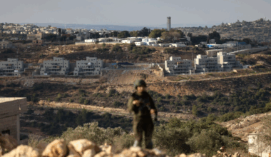 Israel freezes legislative process for West Bank annexation