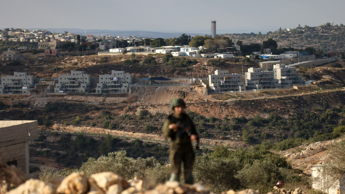 Israel freezes legislative process for West Bank annexation