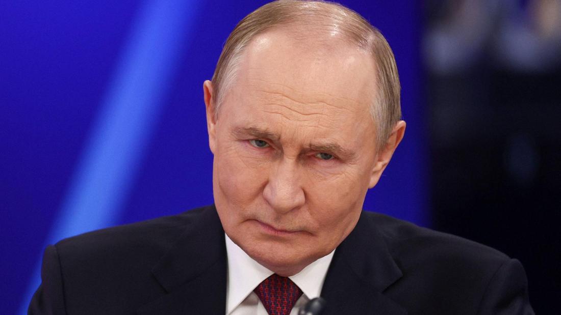 Wladimir Putin guckt kritisch