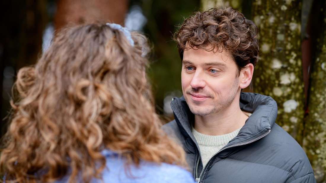 Die neue Figur bei „Sturm der Liebe“, Kilian, steht Fann gegenüber. 