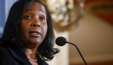 Supreme Court Allows Lisa Cook to Remain on Federal Reserve Board Pending Review