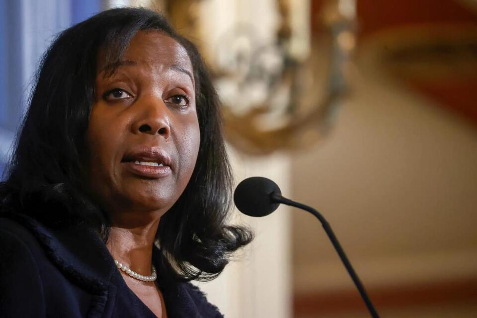 Supreme Court Allows Lisa Cook to Remain on Federal Reserve Board Pending Review