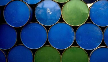 Oil Advances as Trump’s Deadline for Hamas Revs Up Risk Premium