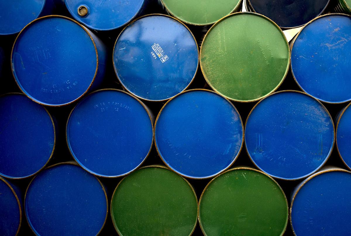 Oil Advances as Trump’s Deadline for Hamas Revs Up Risk Premium