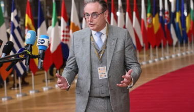Belgium warns EU partners to share its risk if they want to use frozen Russian assets to aid Ukraine