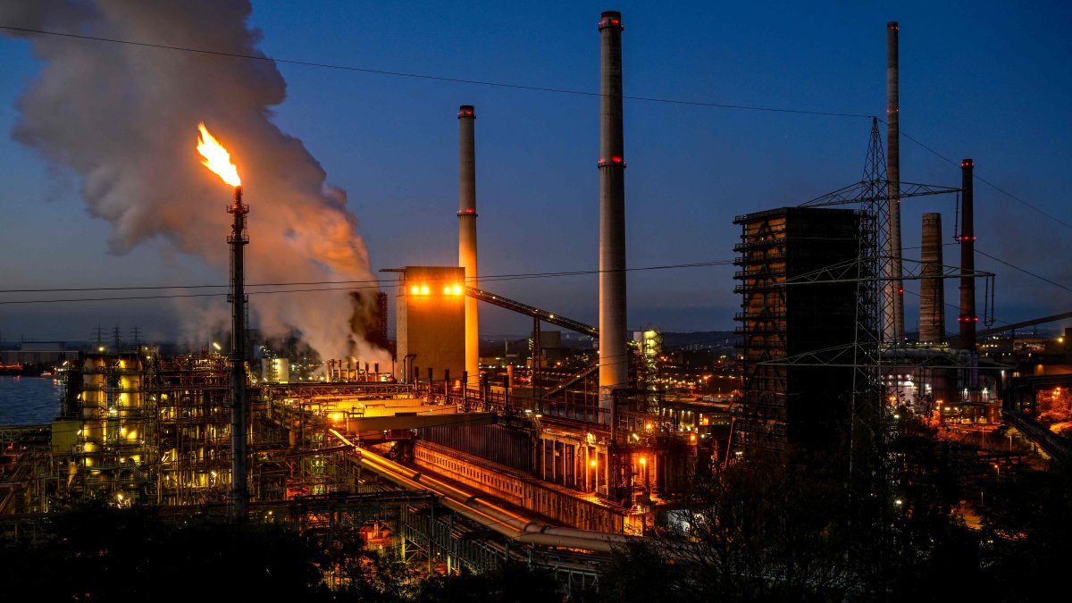 EU steel tariffs spark alarm, UK warns of 'biggest crisis'