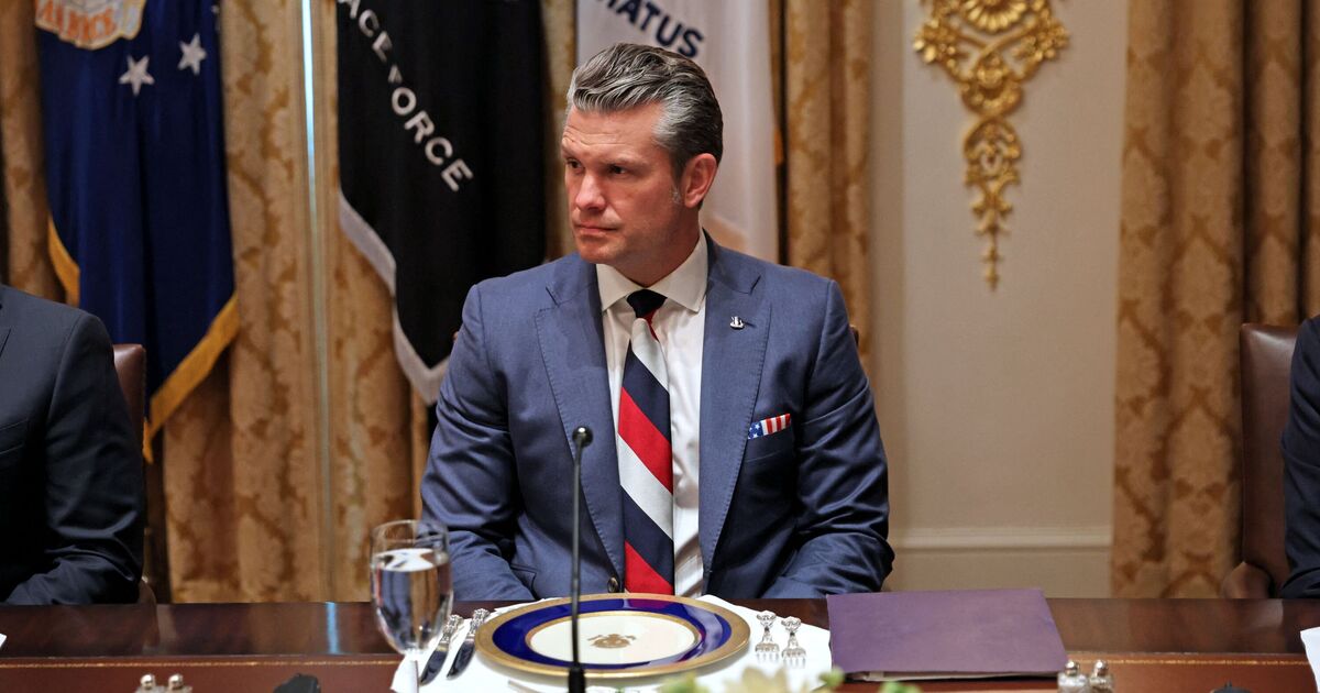 Pete Hegseth wears tie with Russia colors during meeting with Zelensky - World News - News