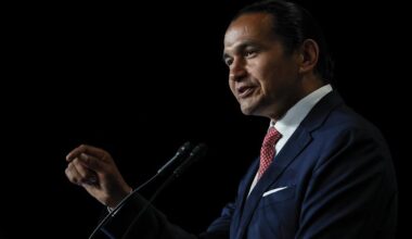 Kinew says drop tariffs on Chinese electric vehicles to get Chinese duties dropped