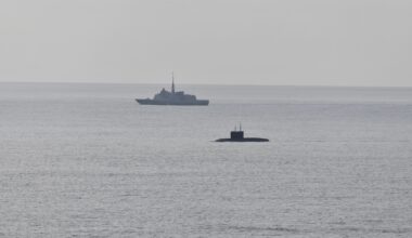 La Russie devient la risée de l'OTAN à cause d'un sous-marin "boiteux" dans la Manche. -