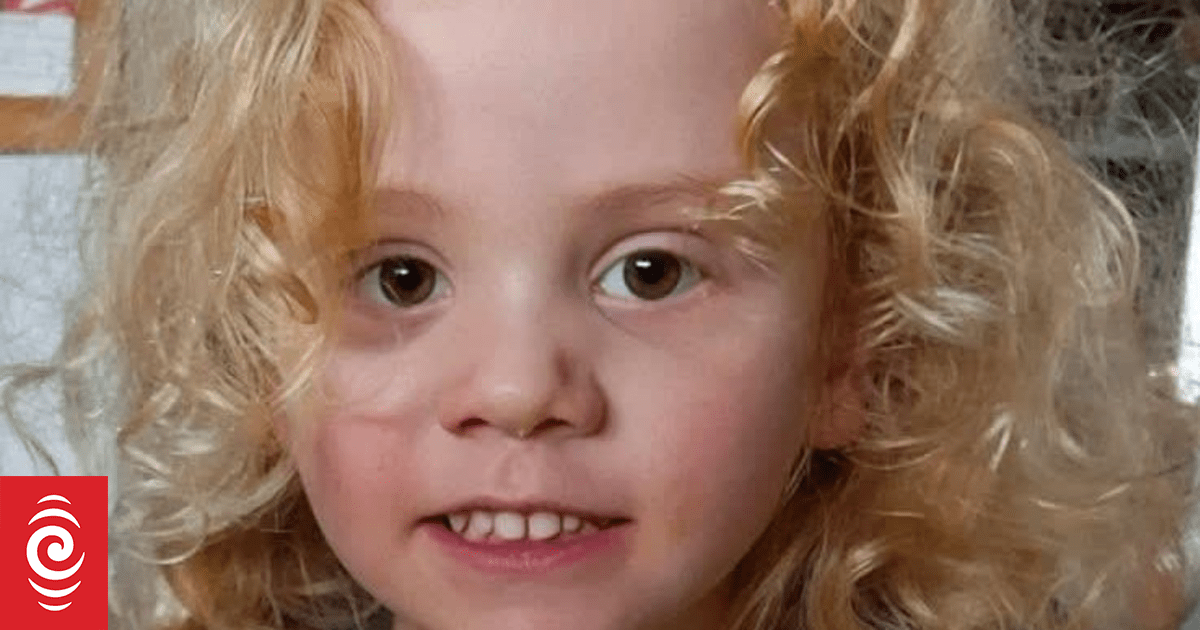 Police resume search for missing boy Gus in South Australia's outback