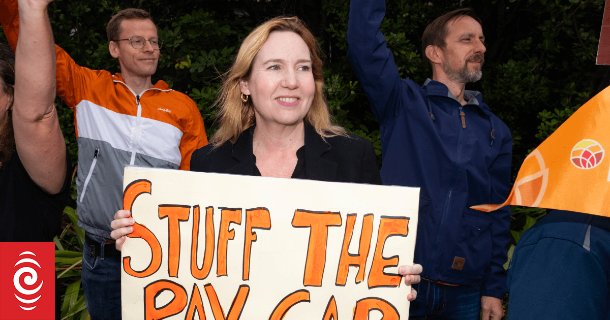 October strike grows, with mental health workers joining