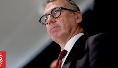 Labour MP Duncan Webb announces retirement from politics