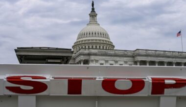 European stocks rise, Wall St futures drop as US shutdown begins
