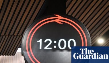 Timely arrival: Great British Railways clock launches at London Bridge | Rail transport